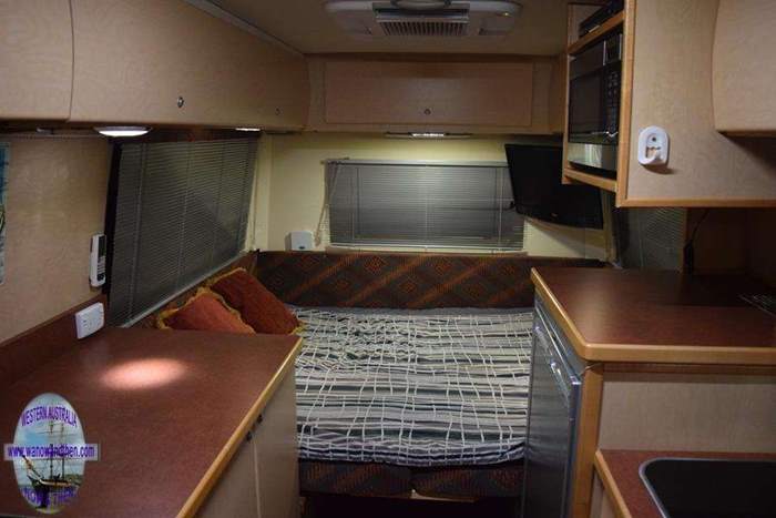 Toyota Coaster - How the bed makes up